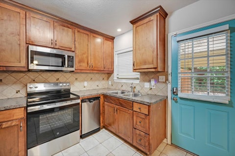 Tiny photo for 3406 E Martin Luther King Jr BLVD, Austin, TX 78721 (MLS # 3080906)