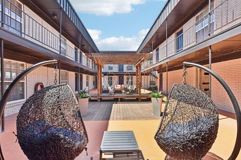 Photo of 2410 Longview ST #D-202, Austin, TX 78705 (MLS # 8071253)