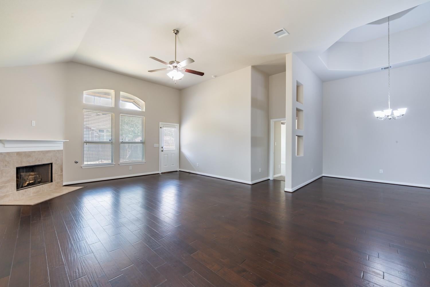 8258 Arezzo DR