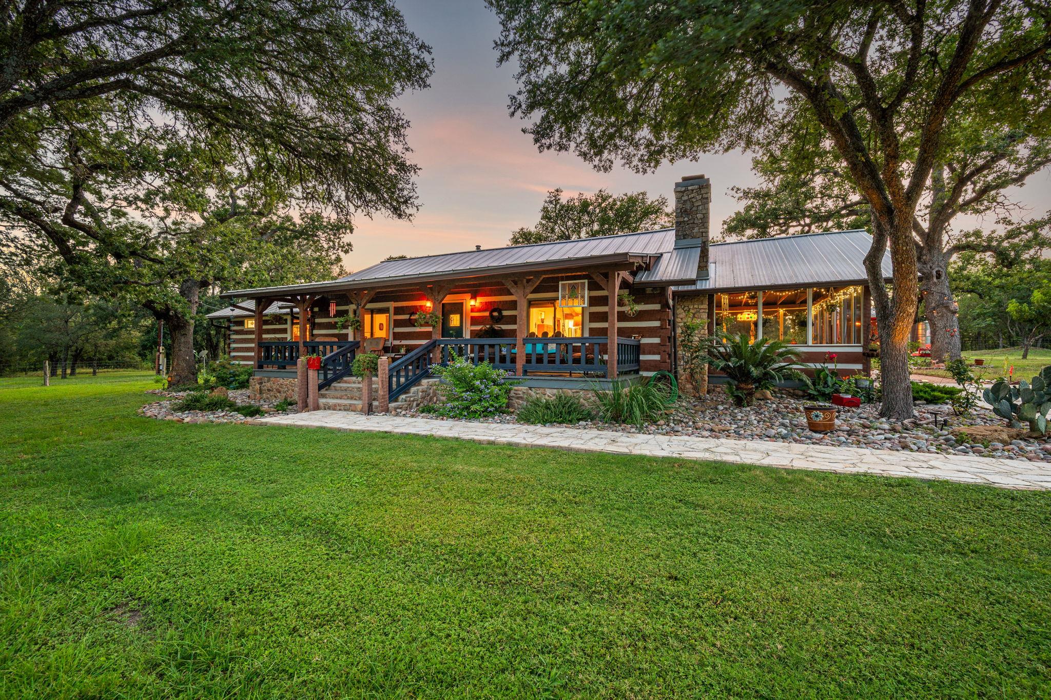 402 Smith RD