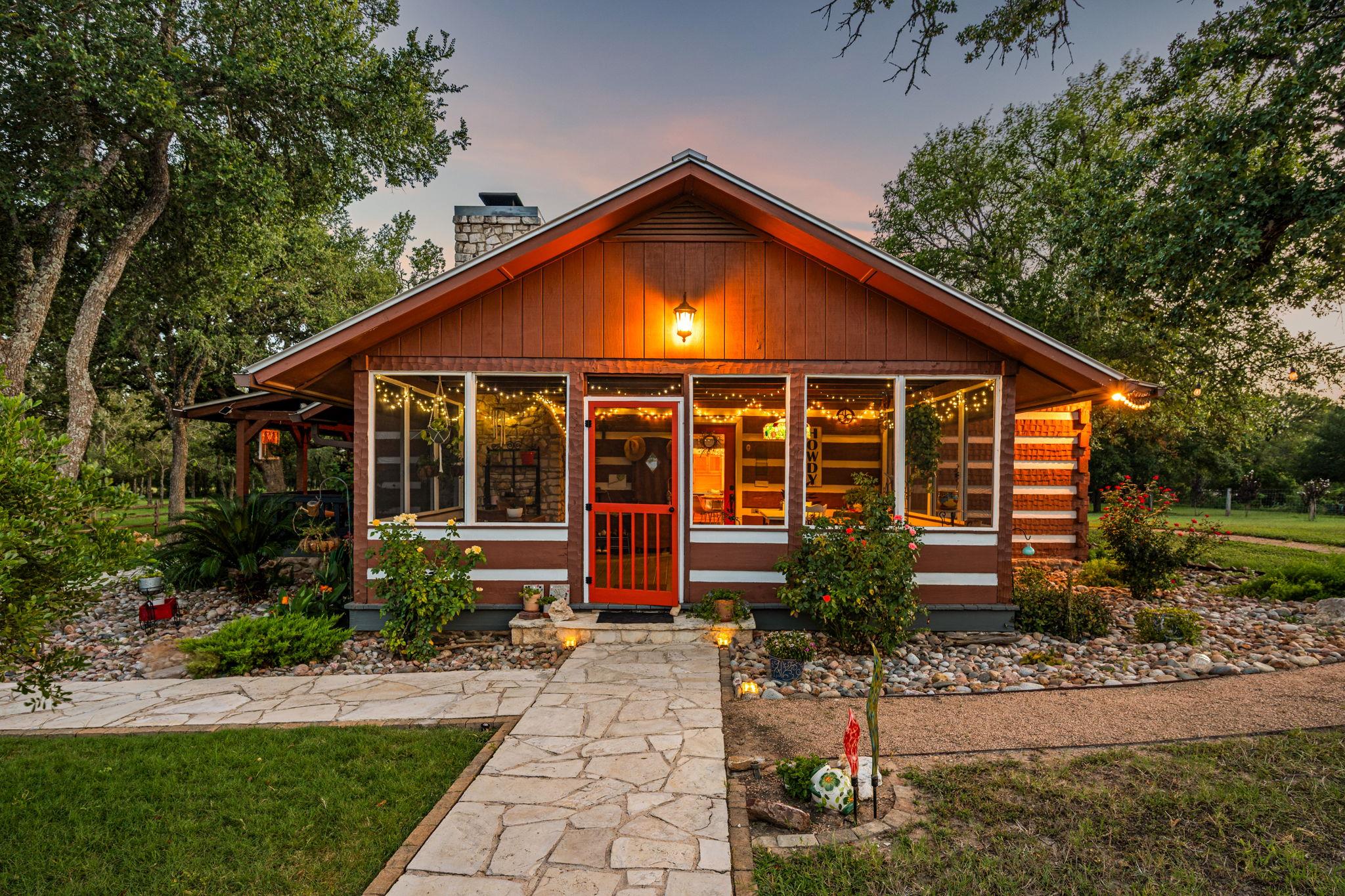 402 Smith RD