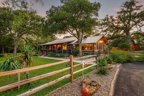 Photo of 402 Smith RD, Bastrop, TX 78602 (MLS # 1247478)