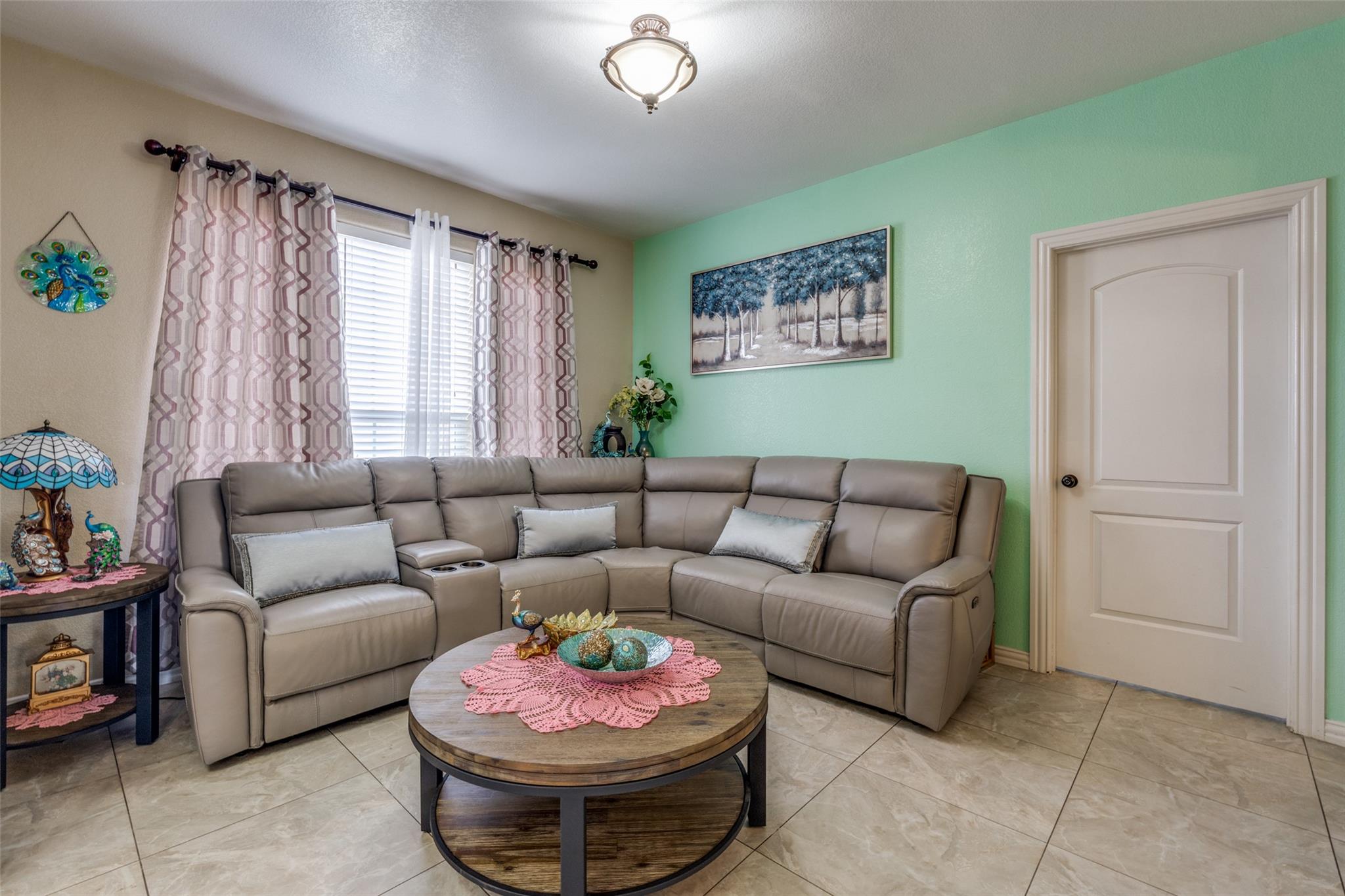 323 Woodbrook TRL