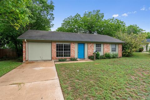 Photo of 809 Eberhart LN, Austin, TX 78745 (MLS # 1717688)