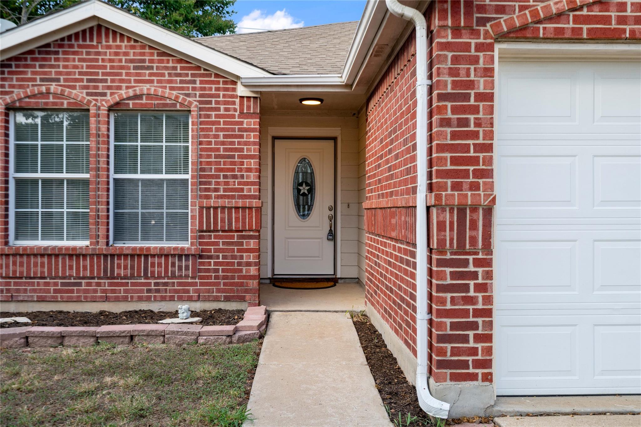 1106 OLYMPIC DR