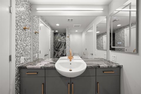 Tiny photo for 300 Bowie ST #2405, Austin, TX 78703 (MLS # 5645705)