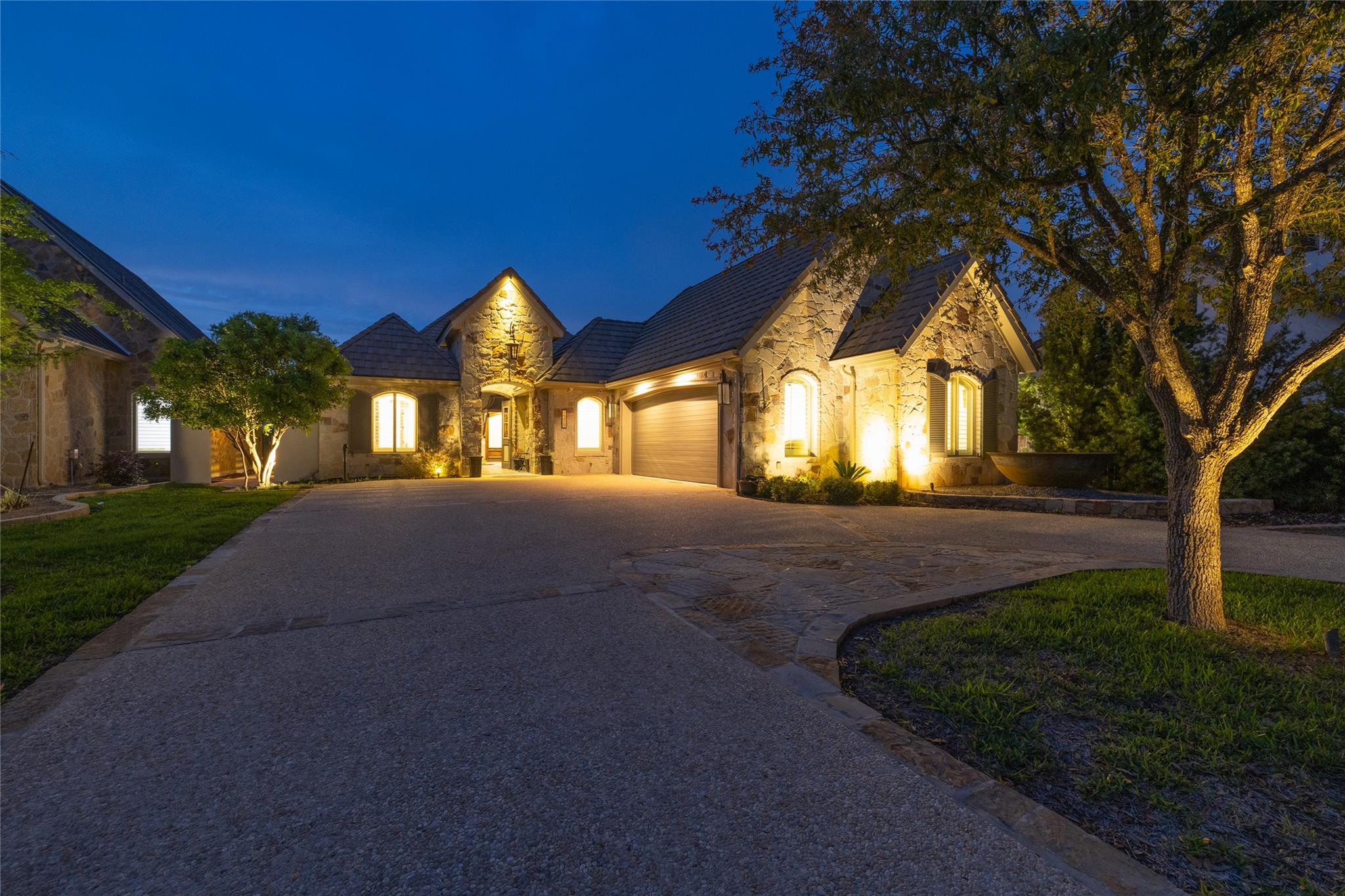 1379 Bellesop BLVD