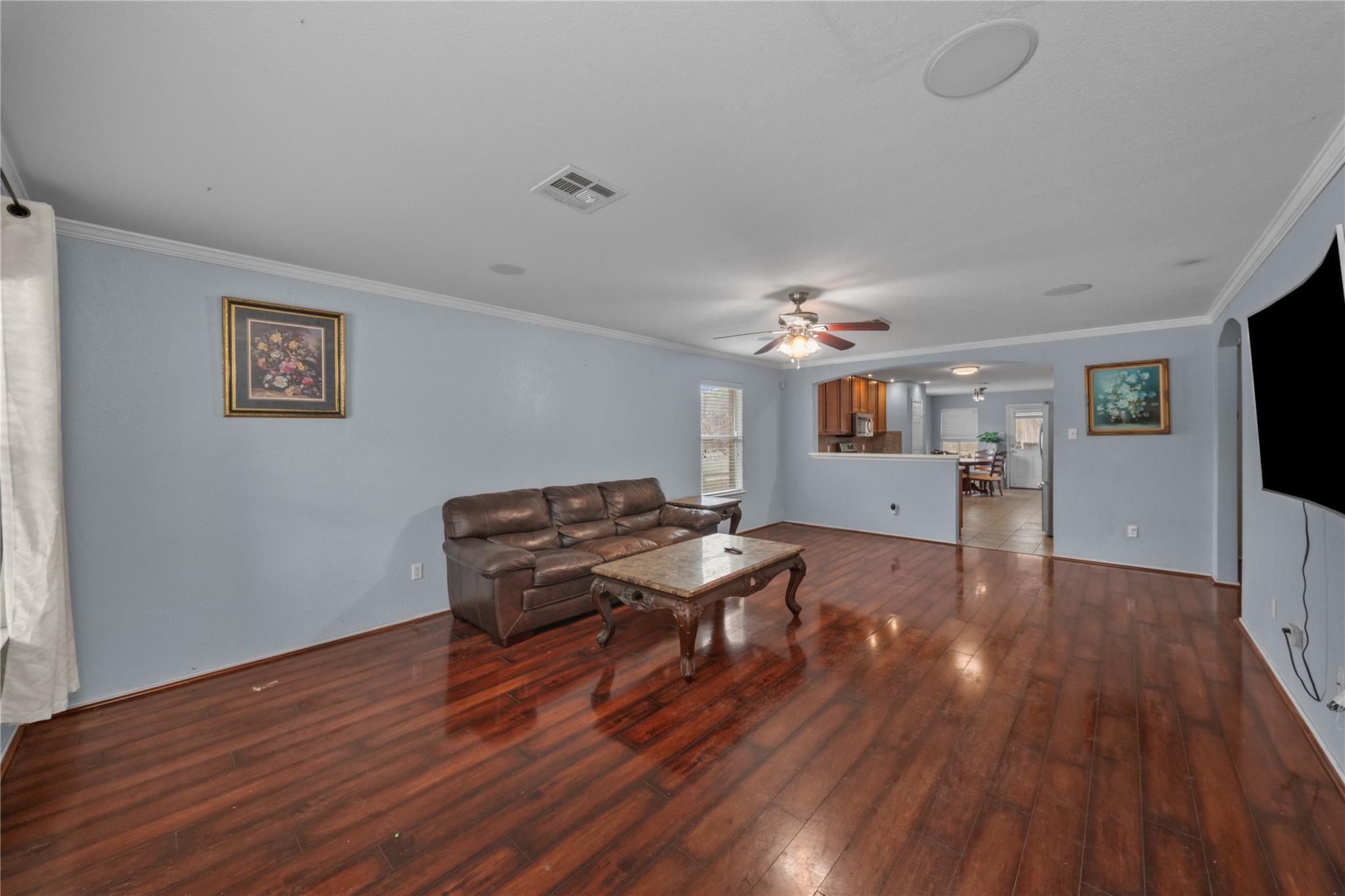 111 Lynn Crest BND
