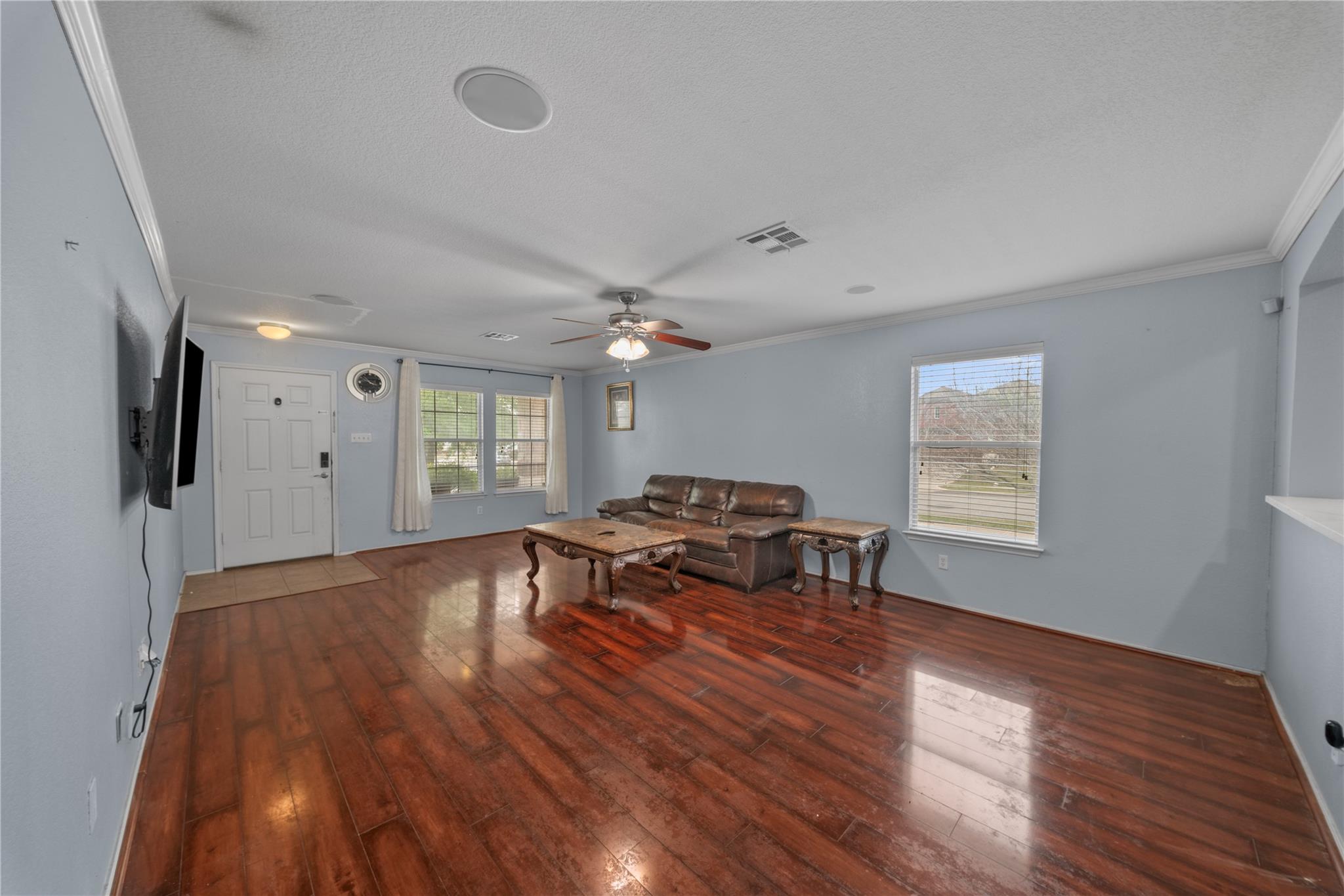 111 Lynn Crest BND