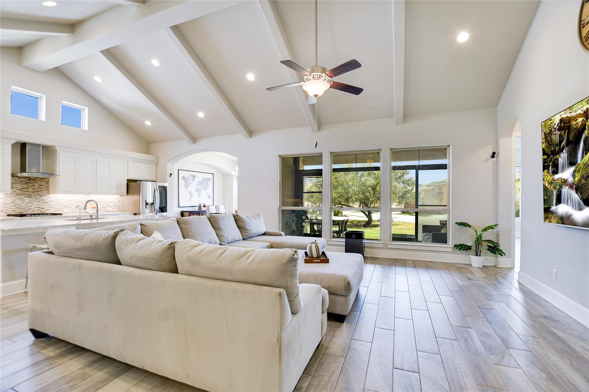 949 Indian Hawthorne DR