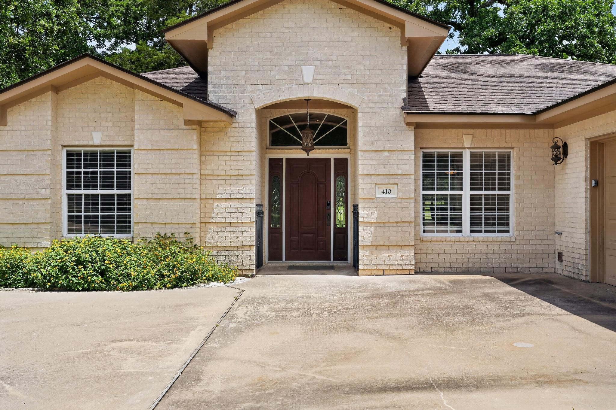 410 Pinehurst DR
