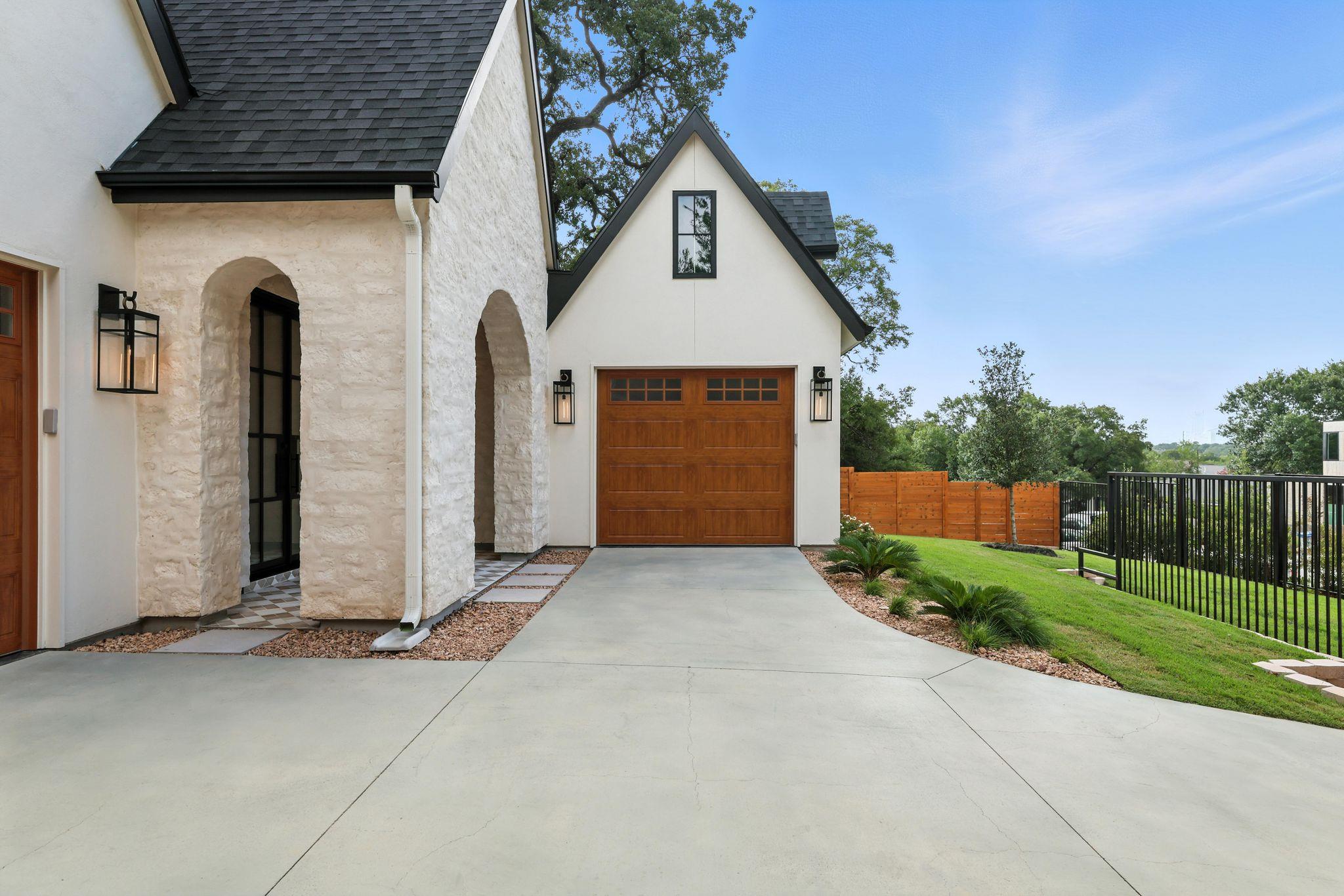 2400 Westover RD