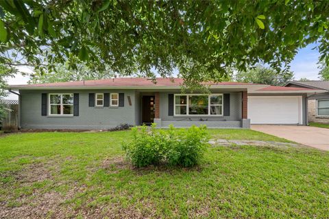 Photo of 1617 Glencrest DR, Austin, TX 78723 (MLS # 7812238)
