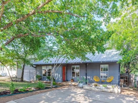 Photo of 1705 Adriane DR, Austin, TX 78721 (MLS # 3494315) Photo of 1705 Adriane DR, Austin, TX 78721 (MLS # 3494315)