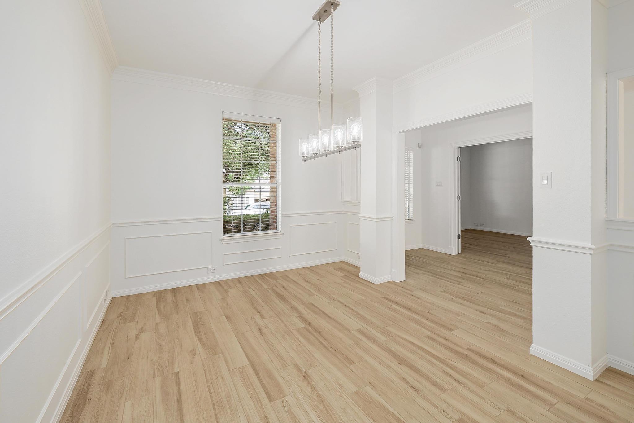 12207 Carlsbad DR