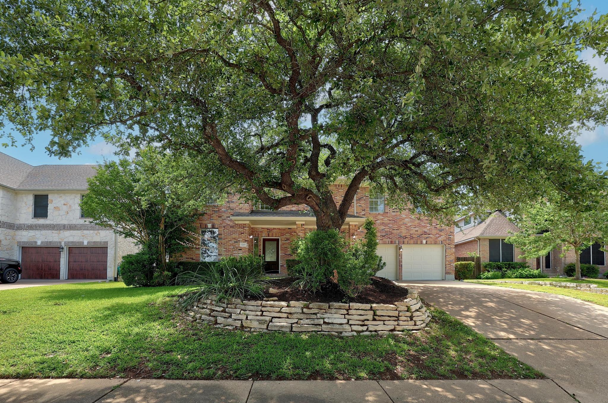 12207 Carlsbad DR