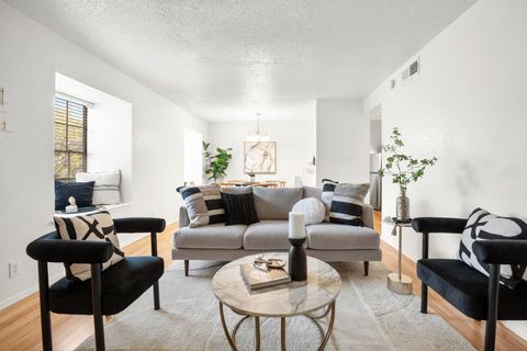 Photo of 7801 Shoal Creek BLVD #226, Austin, TX 78757 (MLS # 7395540) Photo of 7801 Shoal Creek BLVD #226, Austin, TX 78757 (MLS # 7395540)