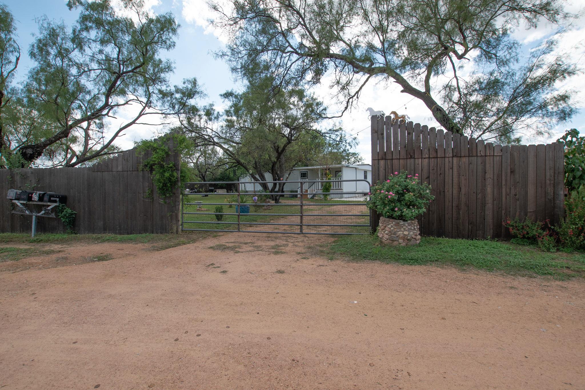 105 Conroe CT