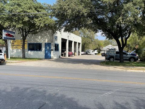 Photo of 1900 Fortview RD, Austin, TX 78704 (MLS # 3120551)