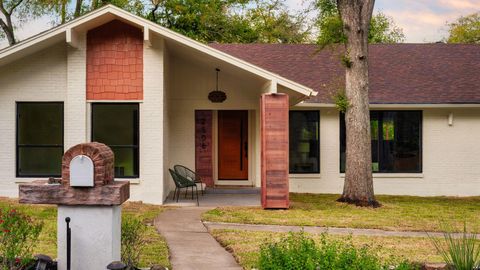 Photo of 2506 Comburg Castle WAY, Austin, TX 78748 (MLS # 3371215)