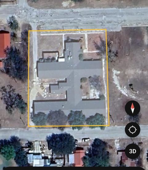 1405 W Storey ST San Saba TX 76877