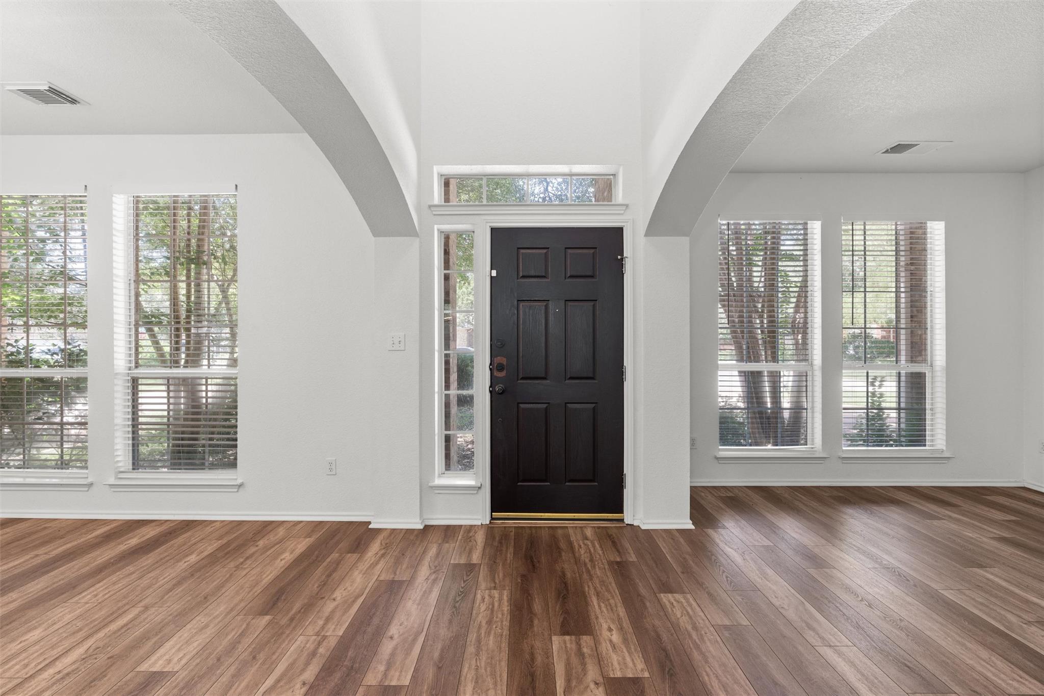 104 Whitechapel CT