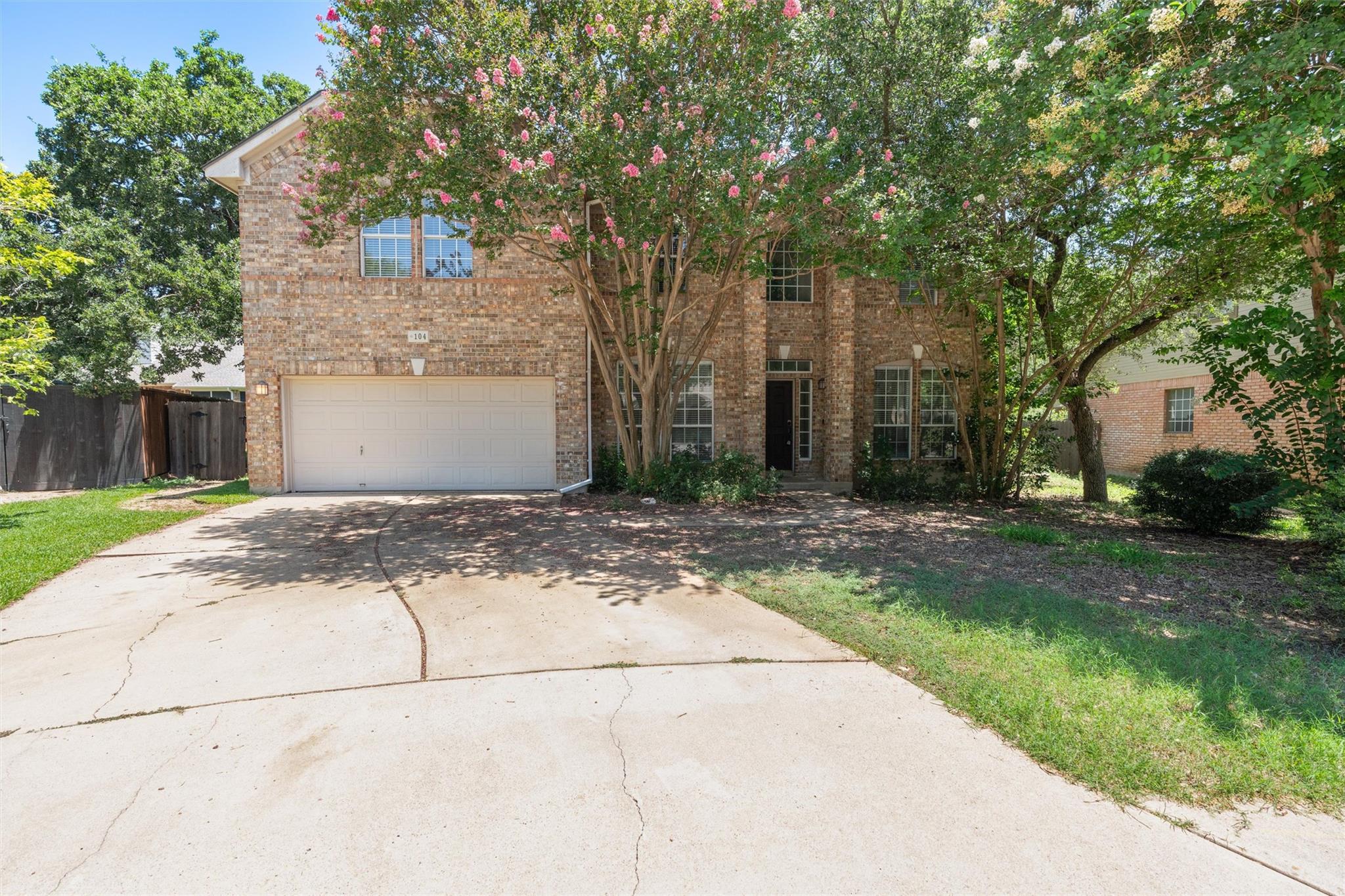 104 Whitechapel CT