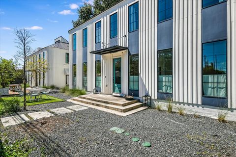 Photo of 1304 Navasota ST, Austin, TX 78702 (MLS # 6755159)