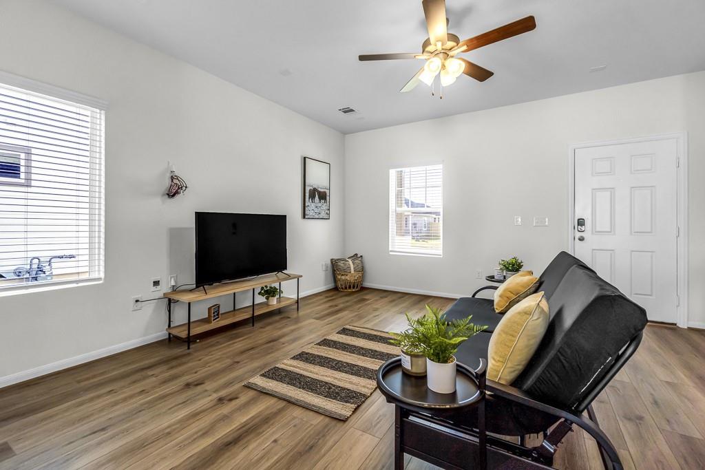 107 Englenook DR