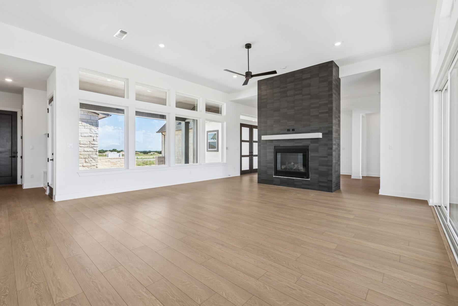 2924 Redwood GRV