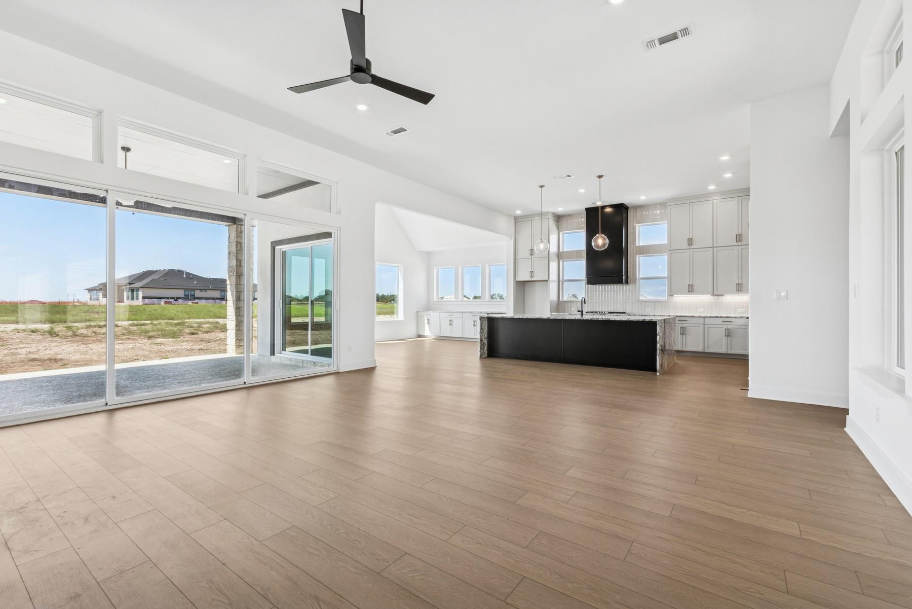 2924 Redwood GRV