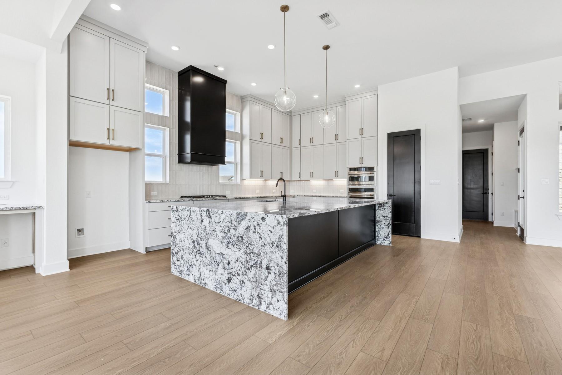 2924 Redwood GRV