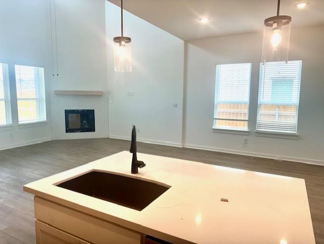 967 N Roger Hanks PKWY