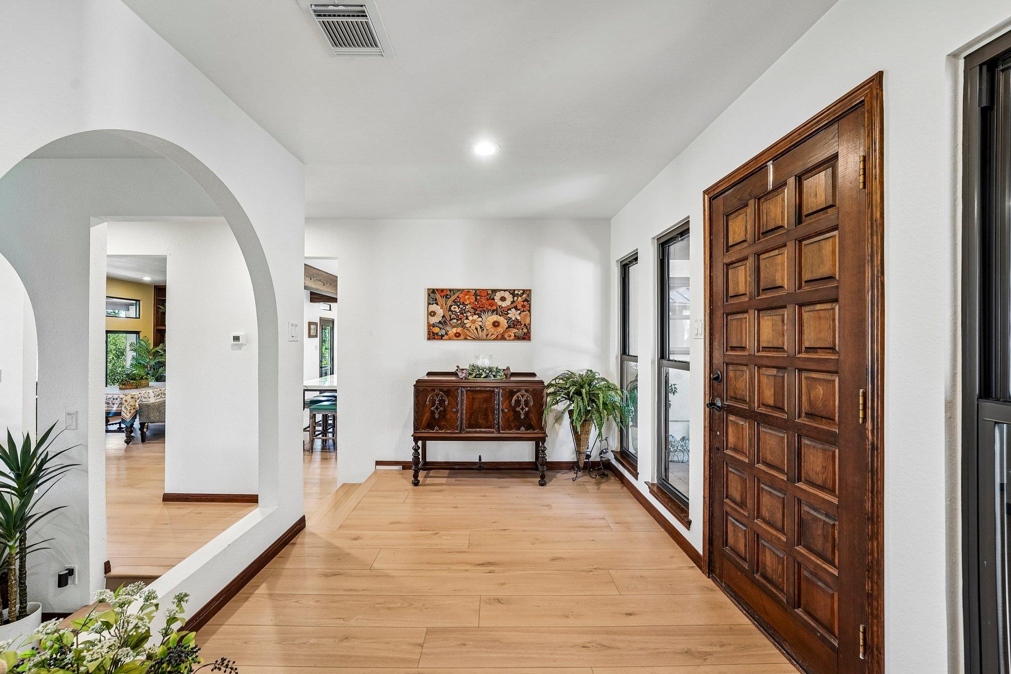 100 MESA DR