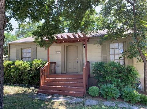 Photo of 819 E 31st ST, Austin, TX 78705 (MLS # 7399461)