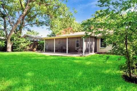 Photo of 1405 Briarcliff BLVD, Austin, TX 78723 (MLS # 7817795)