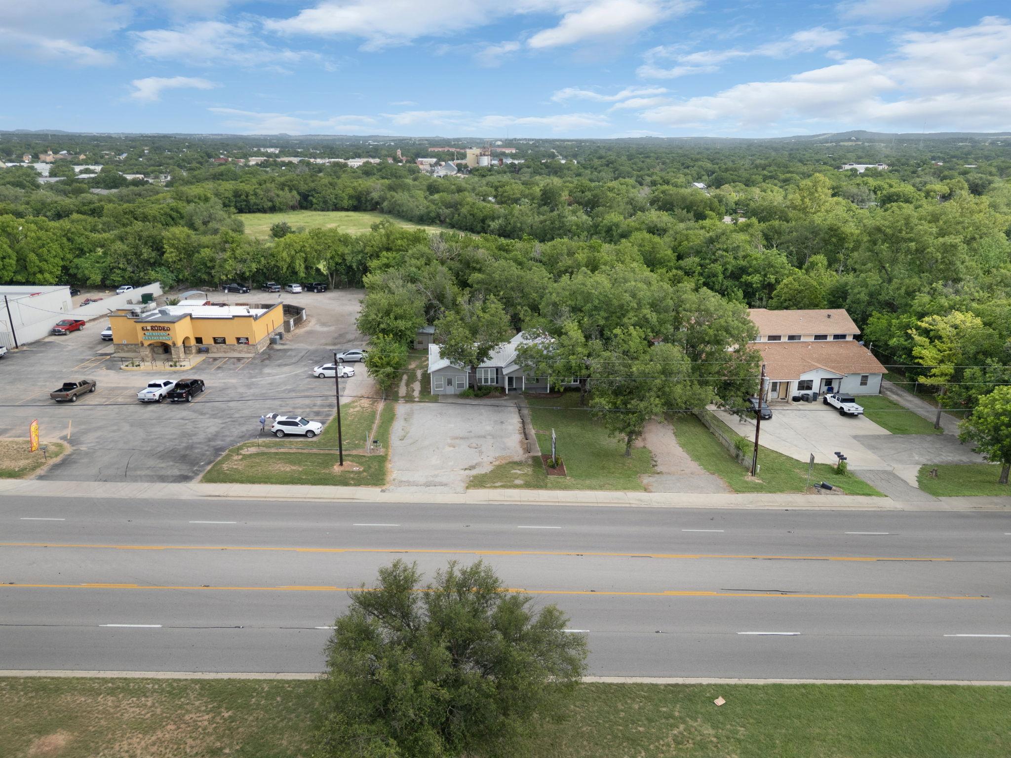 611 Central Texas EXPY