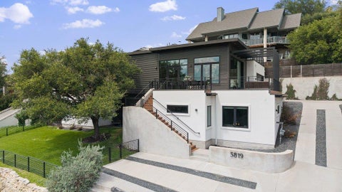 Photo of 5819 Westslope DR, Austin, TX 78731 (MLS # 8705617)
