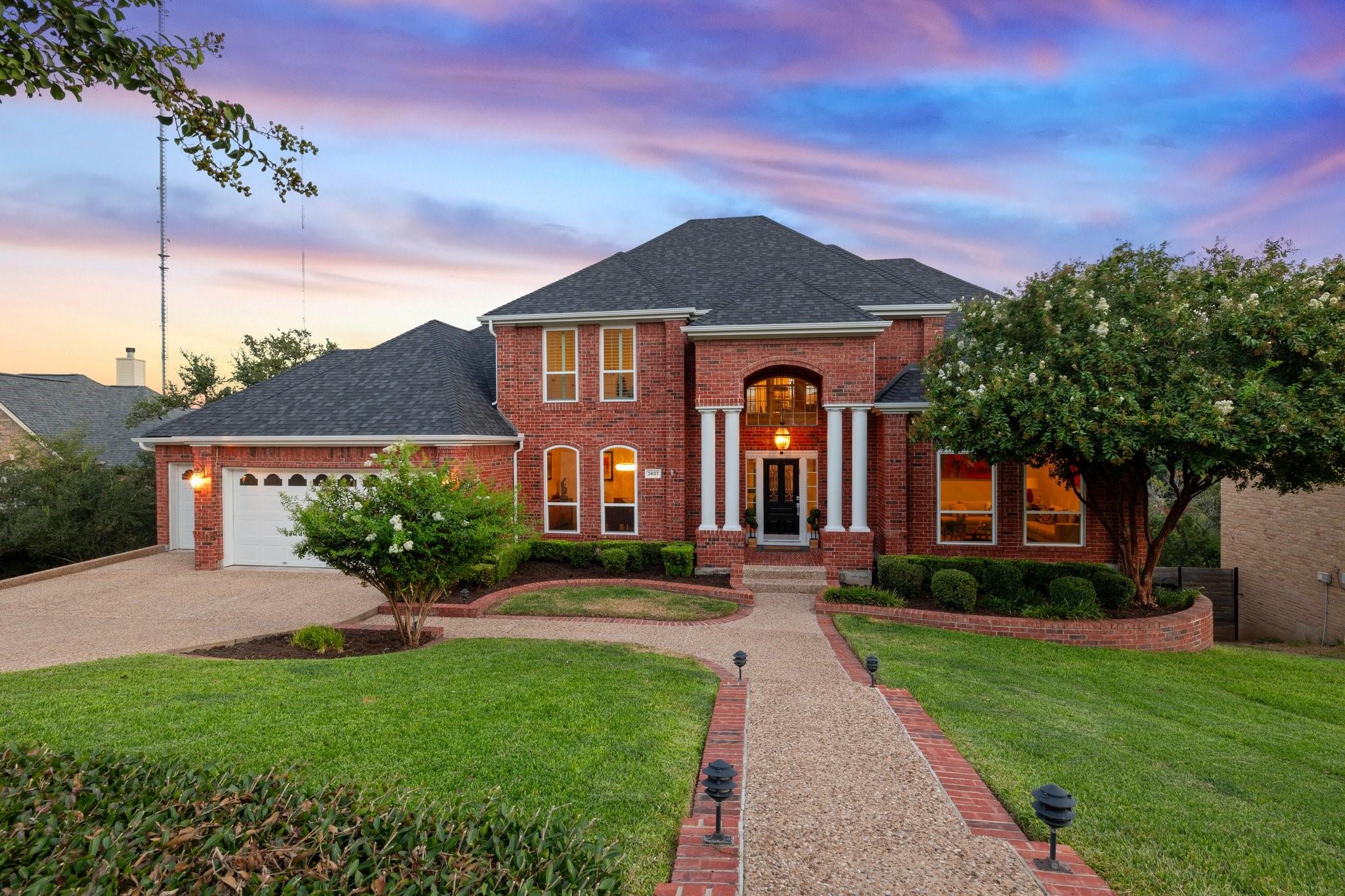 2807 Round Table RD