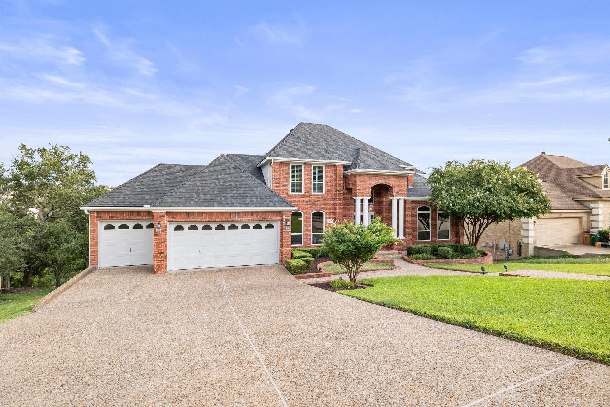 2807 Round Table RD