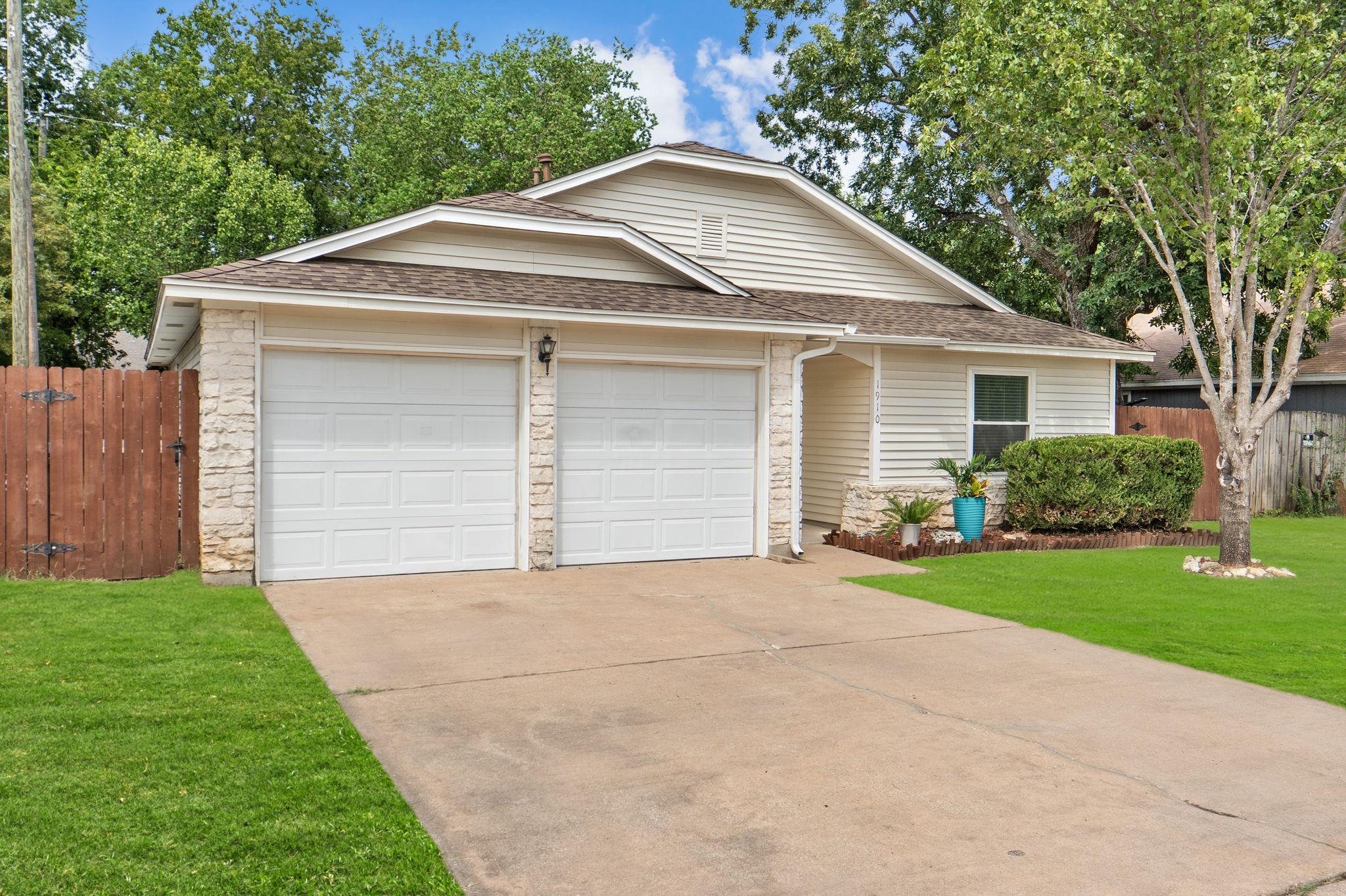 1910 Andover DR