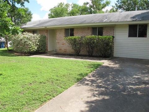 Photo of 1213 S Meadows DR, Austin, TX 78758 (MLS # 5710510)