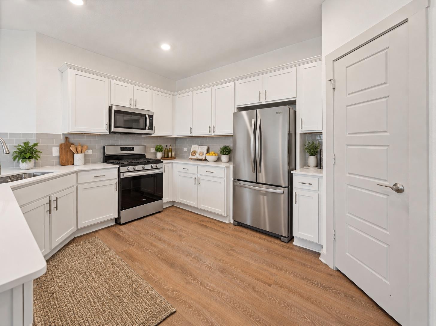 13700 Zuhause DR
