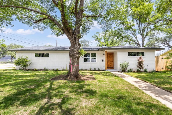 4501 PACK SADDLE PASS, AUSTIN, TX 78745 - Image 2a6f074212348bfa4fa1a40d74bc0b9e/3981885676