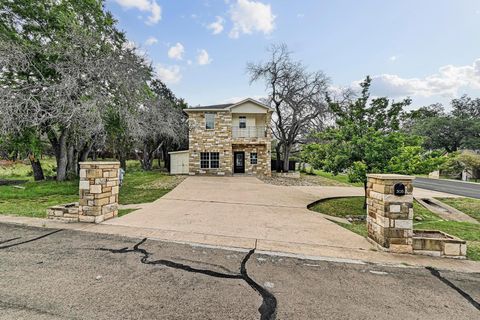Photo of 305 AUGUSTA CV, Point Venture, TX 78645 (MLS # 5373519)