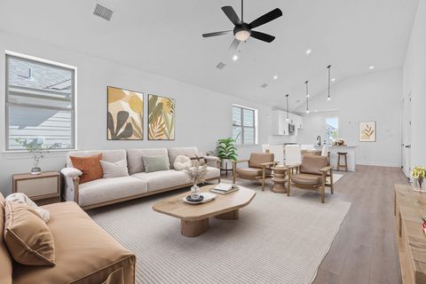 321 Orleanian DR Buda TX 78610