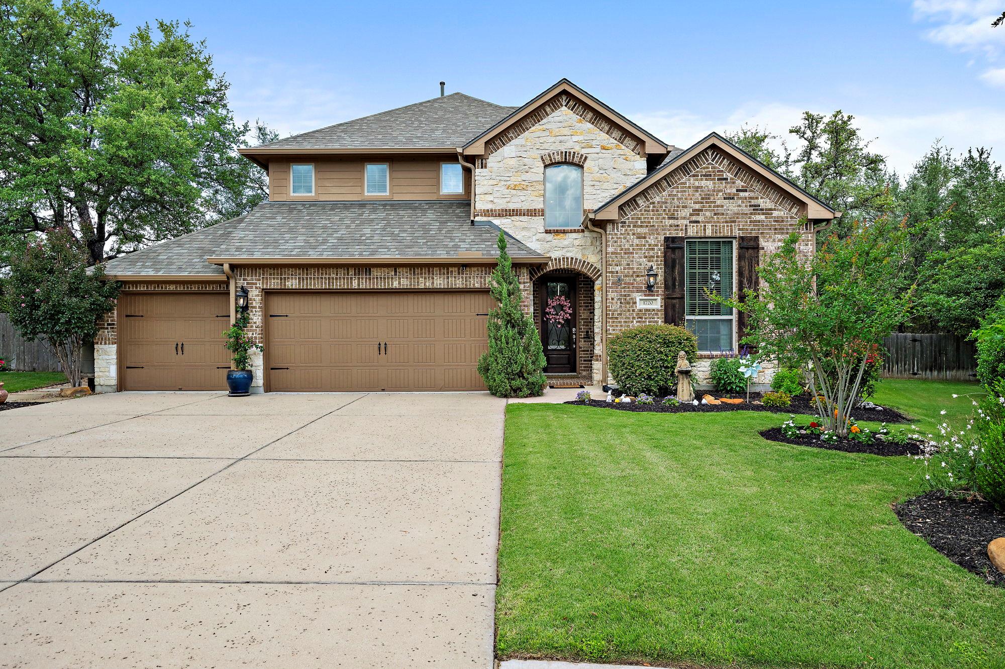1720 Foxboro LN