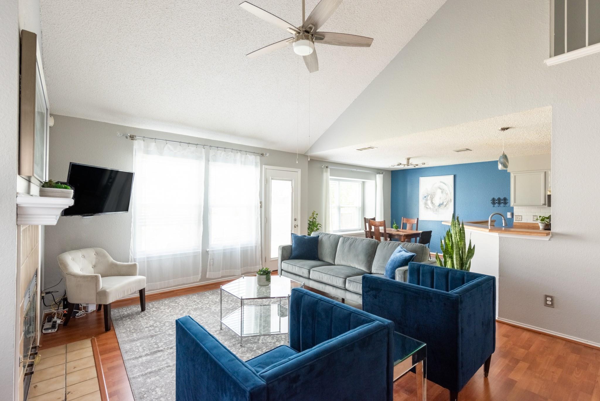 2640 Piping Rock TRL