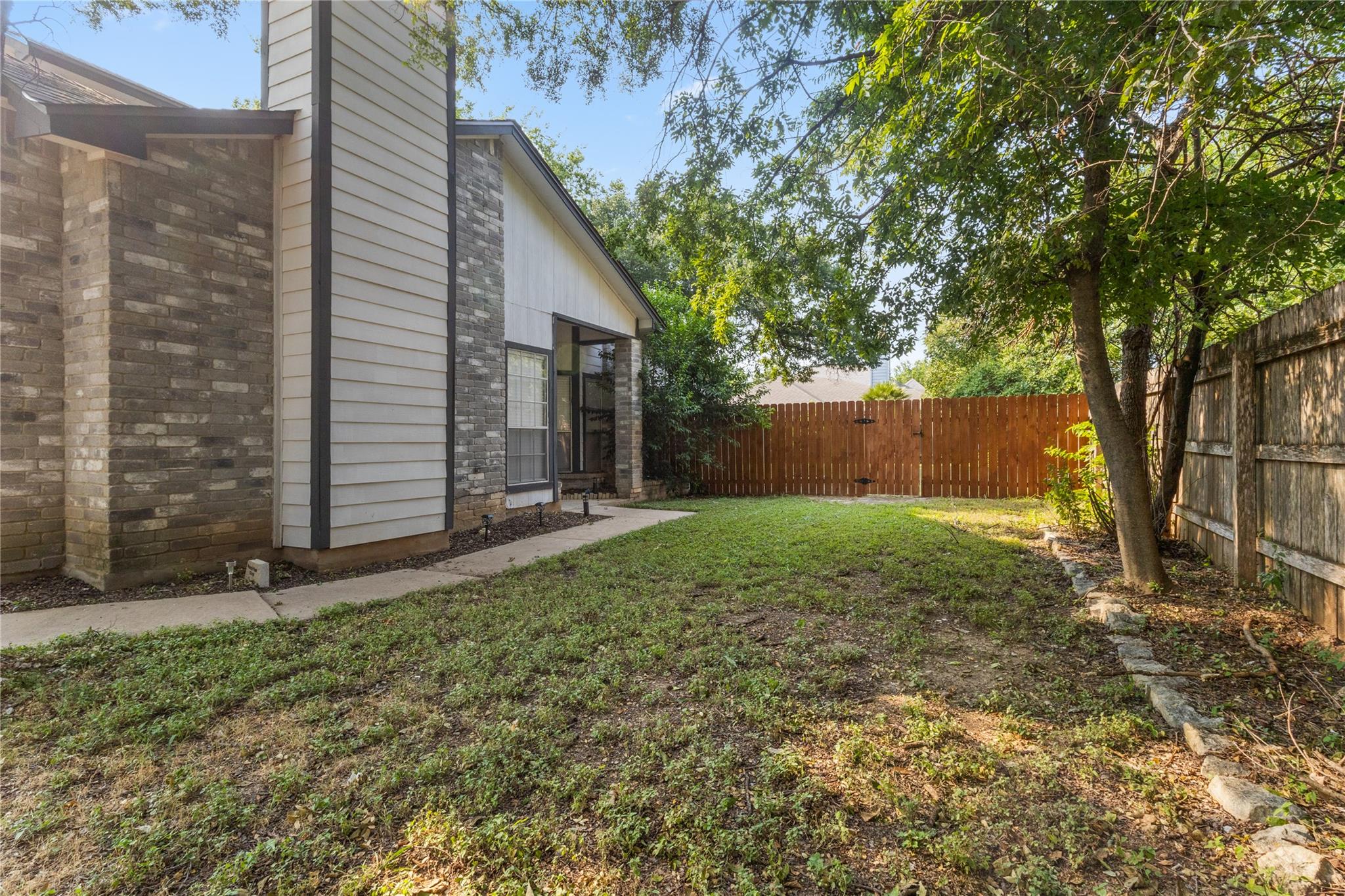 2107 RAINTREE PATH