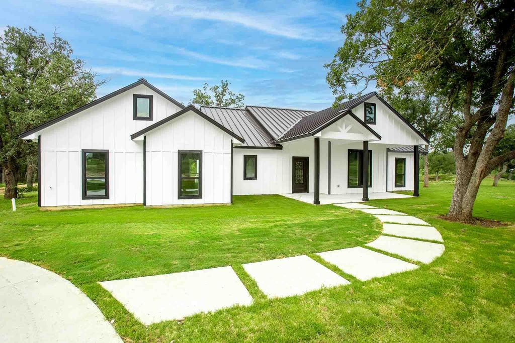 Photo of 337 Smitty LN, Lockhart, TX 78644 (MLS # 9442439)